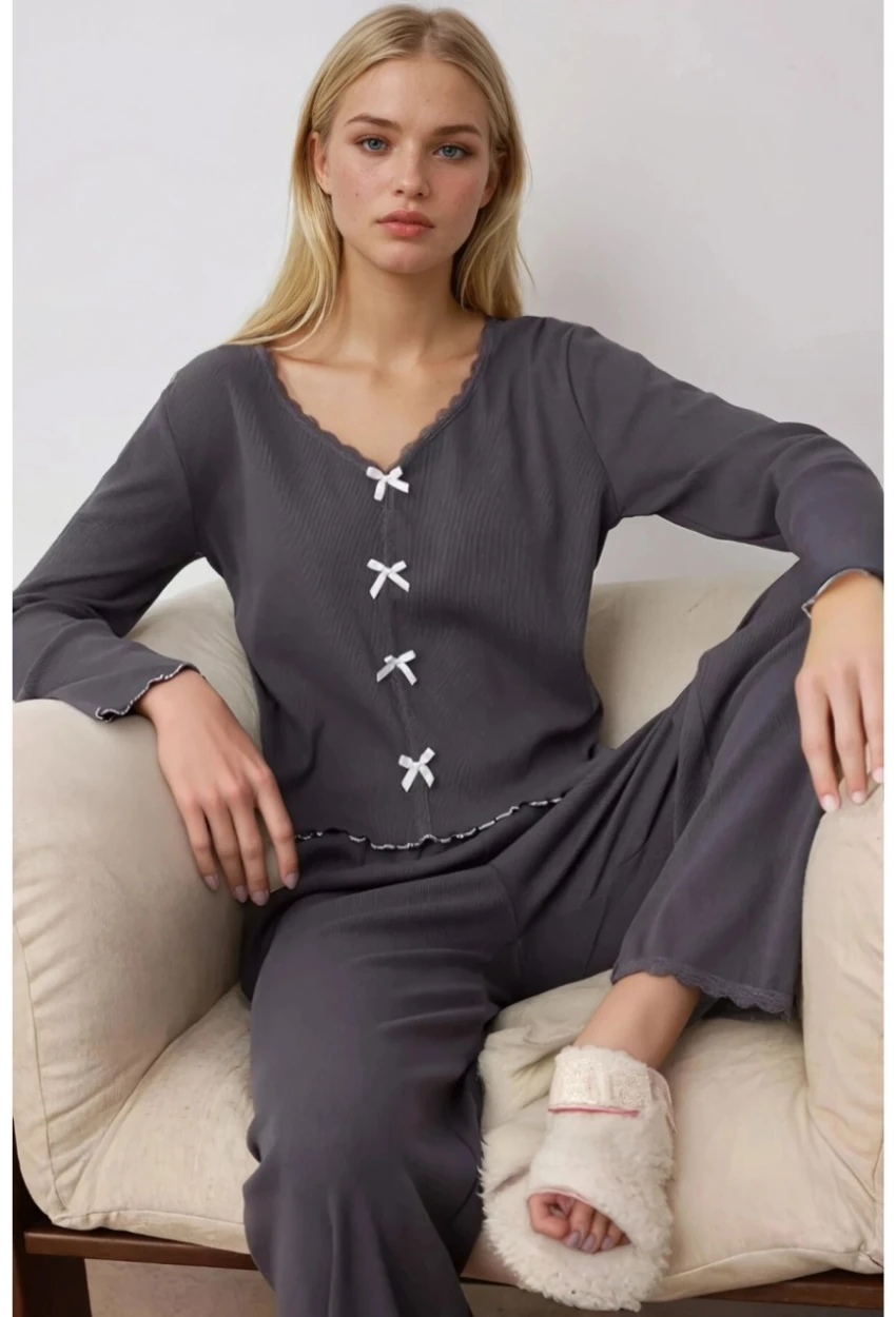 Pamuklu Dantel ve Fiyonk Detaylı Fitilli Örme Pijama Takımı