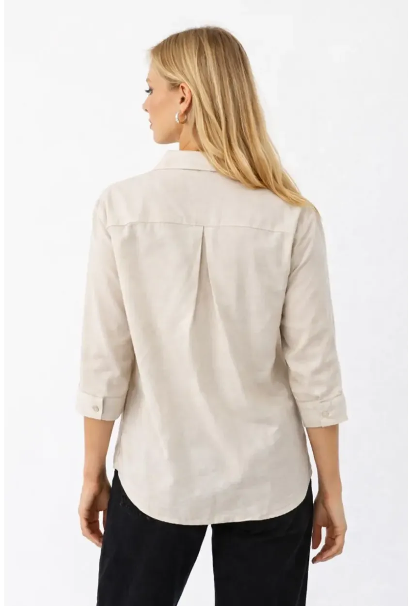 Bej V Yaka Düğmeli Kadın Gömlek – Rahat Kesim, Günlük & Şık Stil