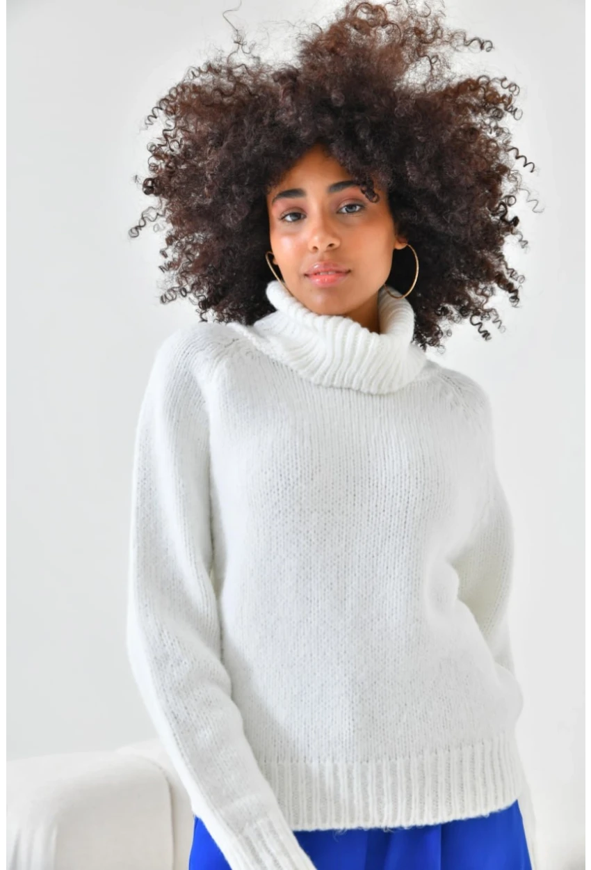 Beyaz Balıkçı Yaka Oversize Triko Kazak