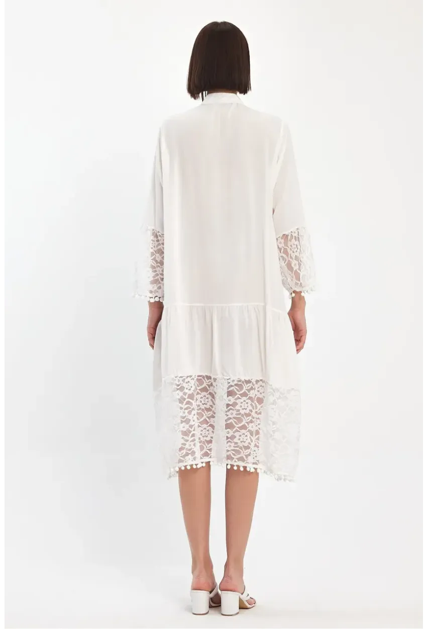 Beyaz Hakim Yaka Düğmeli Tül Detaylı Viskon Elbise