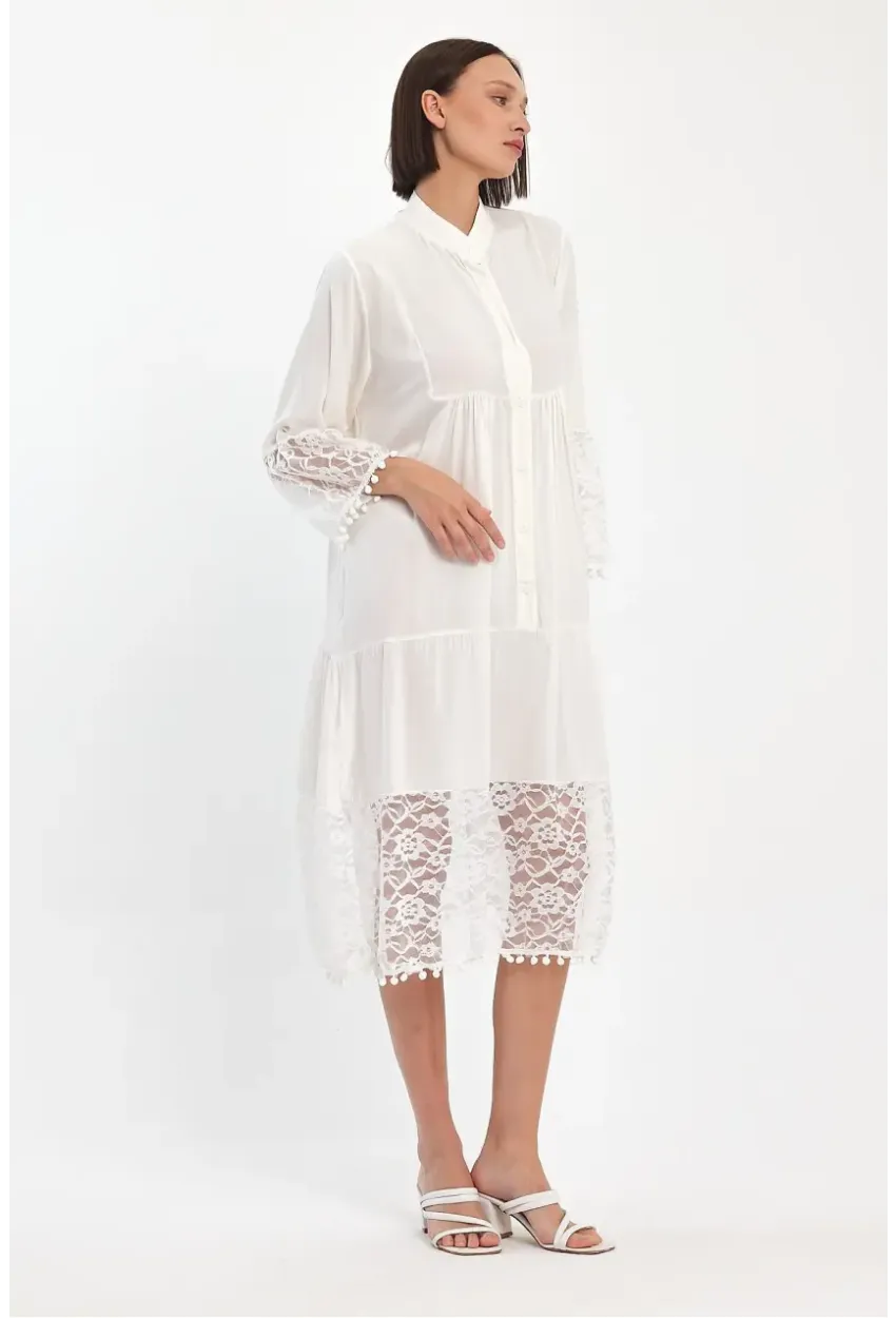 Beyaz Hakim Yaka Düğmeli Tül Detaylı Viskon Elbise