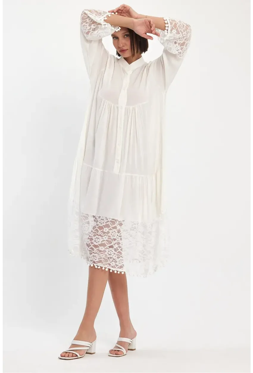 Beyaz Hakim Yaka Düğmeli Tül Detaylı Viskon Elbise