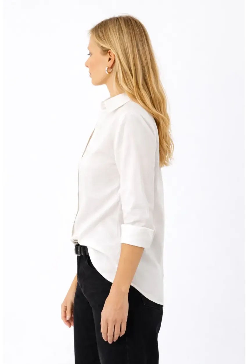Beyaz V Yaka Düğmeli Kadın Gömlek – Rahat Kesim, Günlük & Şık Stil