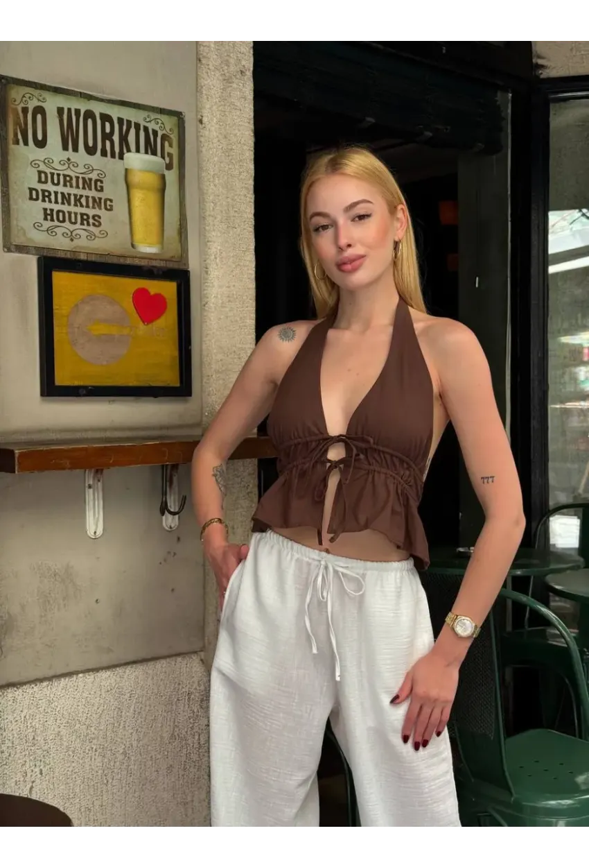 Boyundan Bağlamalı Sırtı Açık Keten Bluz Kahve