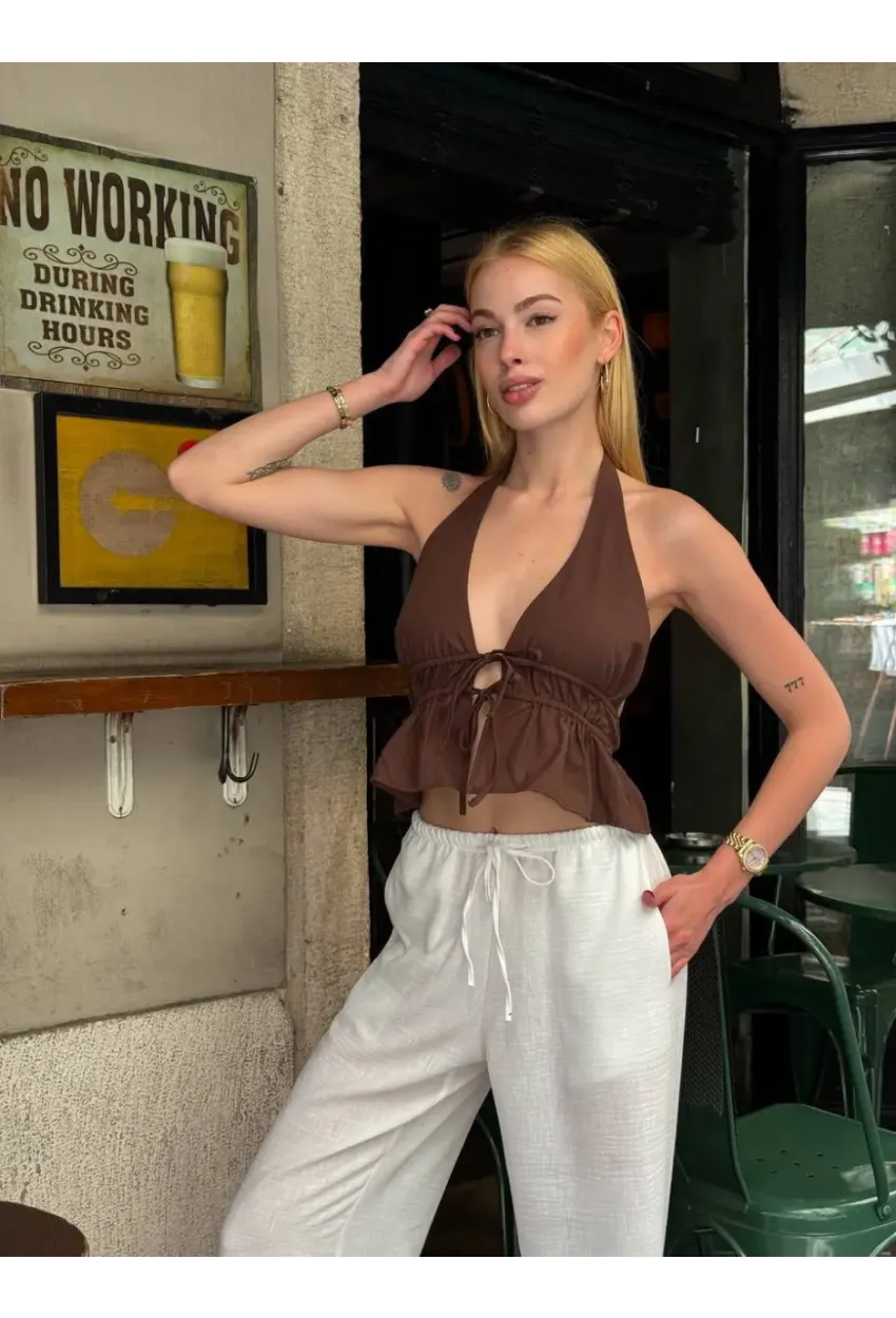 Boyundan Bağlamalı Sırtı Açık Keten Bluz Kahve