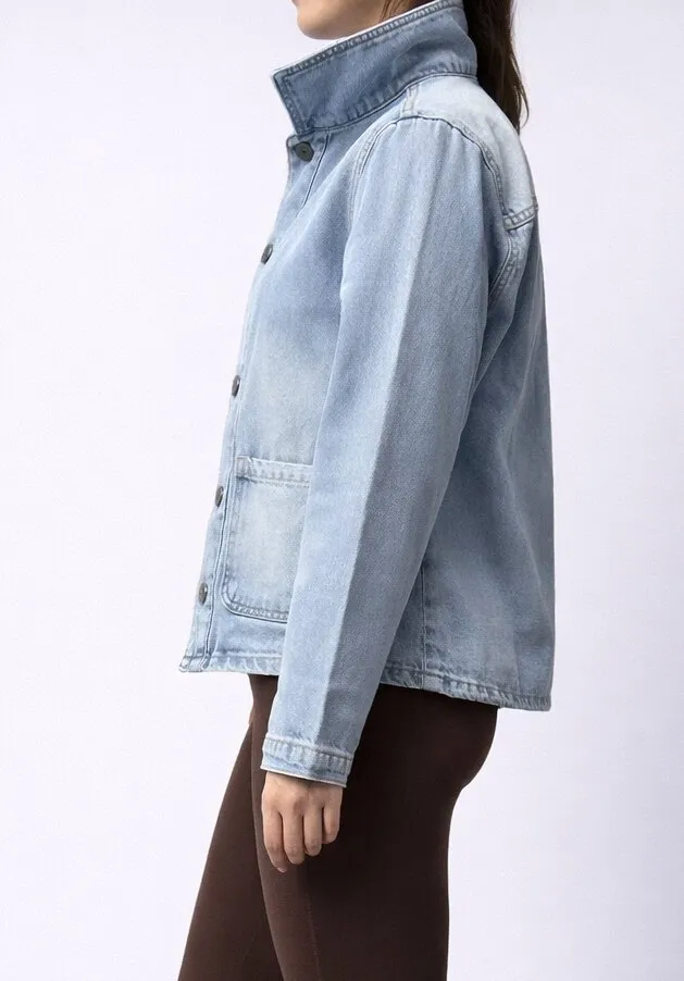 Cepli Düğmeli Açık Mavi Denim Ceket