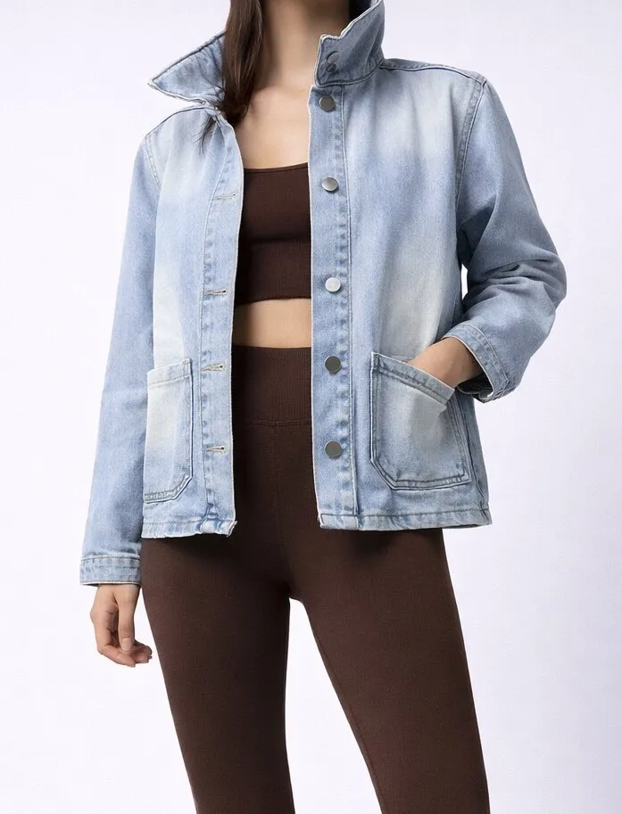 Cepli Düğmeli Açık Mavi Denim Ceket