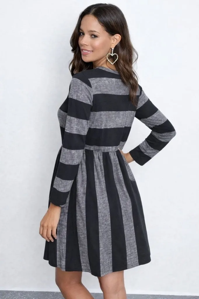Çizgi Desenli Bisiklet Yaka Uzun Kollu Günlük Elbise – Gri Siyah