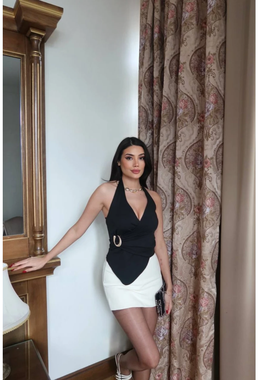 Dalgıç Kumaş Aksesuarlı Boyundan Geçmeli Bluz