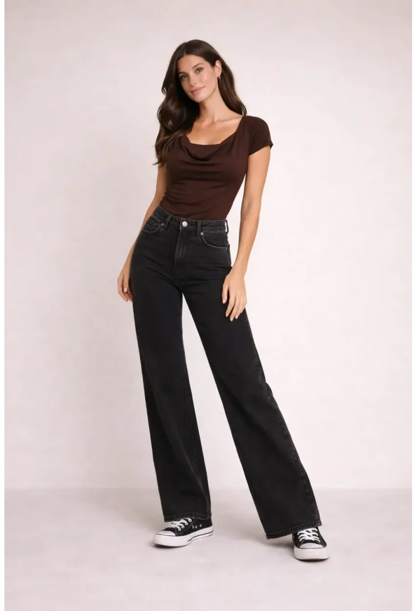 Degaje Yaka Modal Kumaş Bluz – Yumuşak Dokulu, Şık ve Rahat