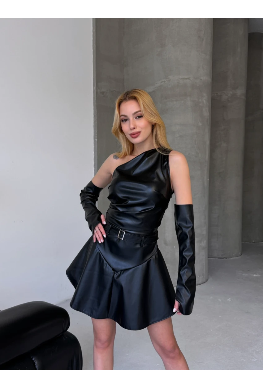 Deri Tokalı Gizli Fermuarlı Kol Detay Mini Şortlu Elbise