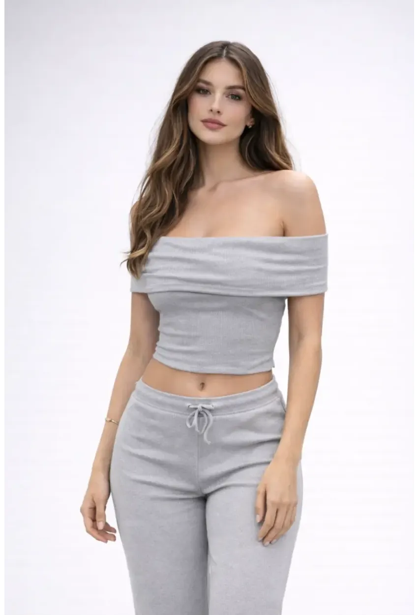 Gri Madonna Yaka Kaşkorse Takım – Şık ve Rahat İkili Set