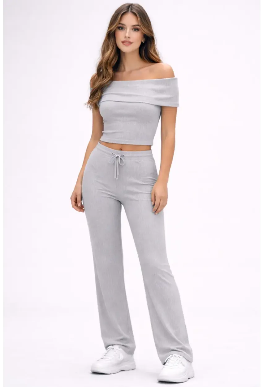 Gri Madonna Yaka Kaşkorse Takım – Şık ve Rahat İkili Set