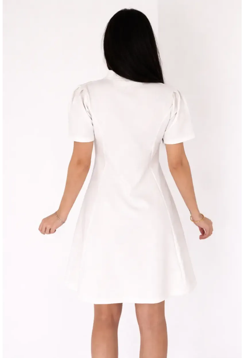 Kadın Beyaz Düğme Detay Mini Elbise