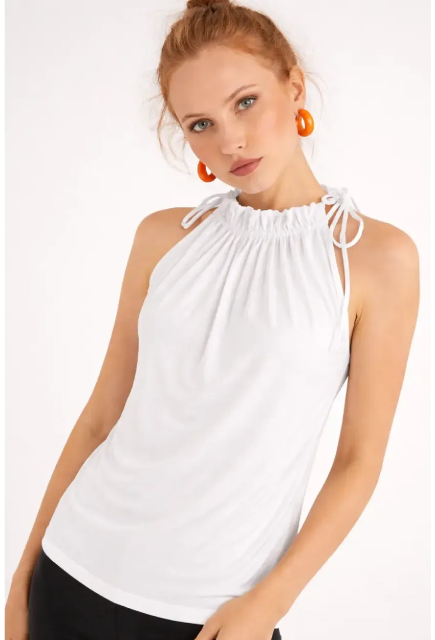 Kadın Beyaz Yakası Fırfırlı Kolsuz Bluz BTH01