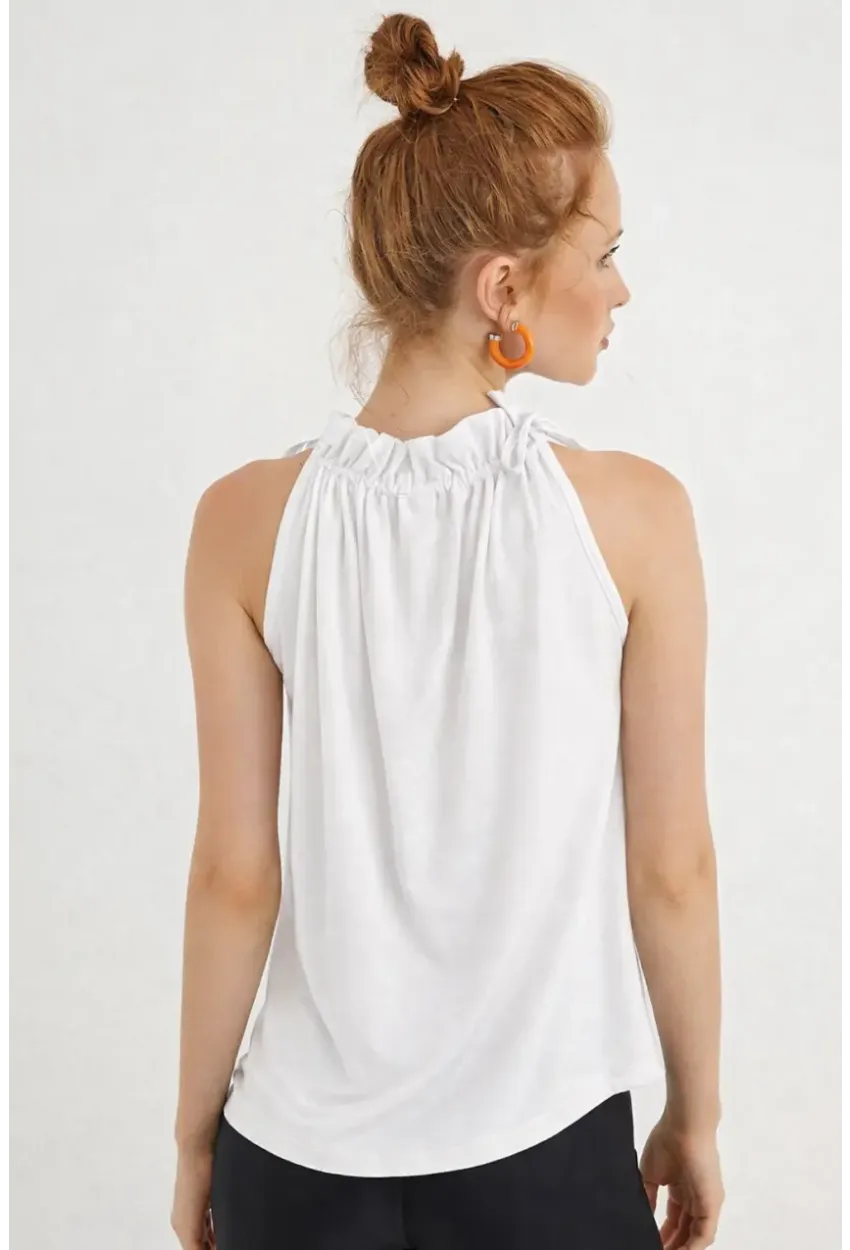 Kadın Beyaz Yakası Fırfırlı Kolsuz Bluz BTH01