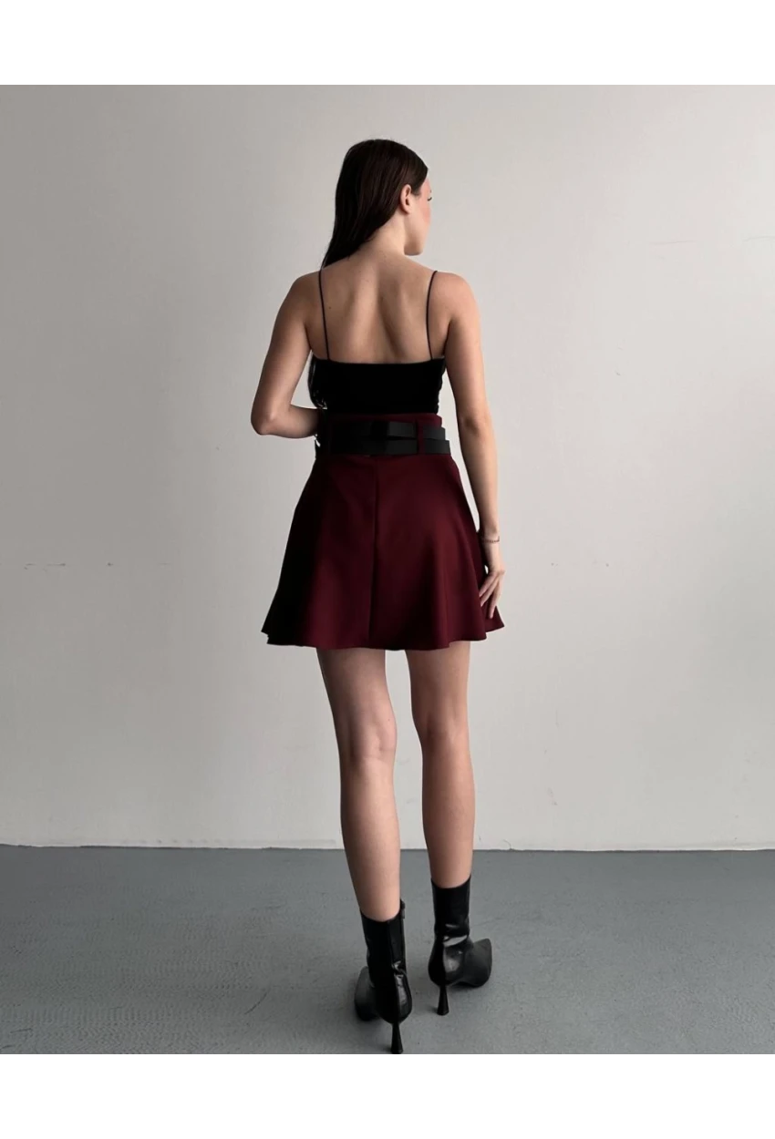 Kadın Çift Kemerli Şortlu Pileli Etek Bordo