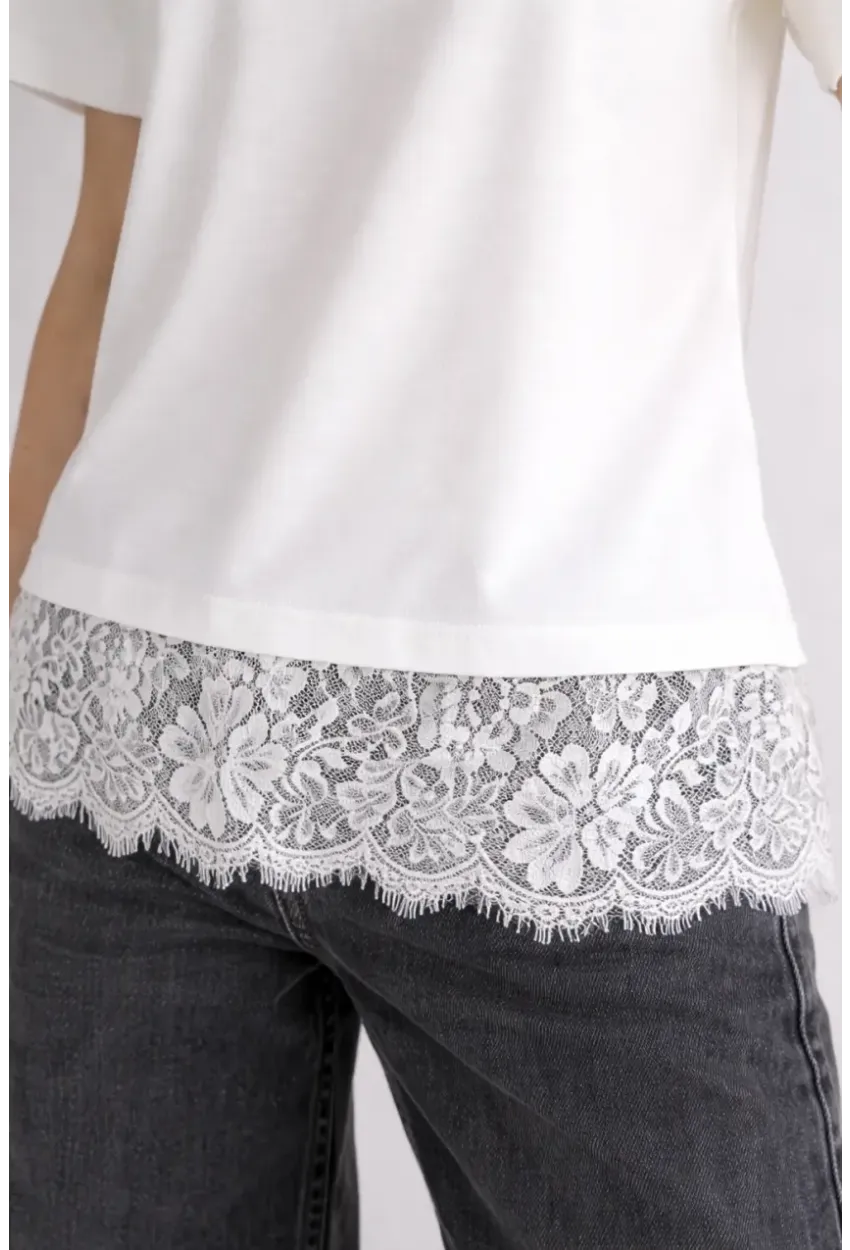 Kadın Eteği Dantel Detay T-shirt Beyaz