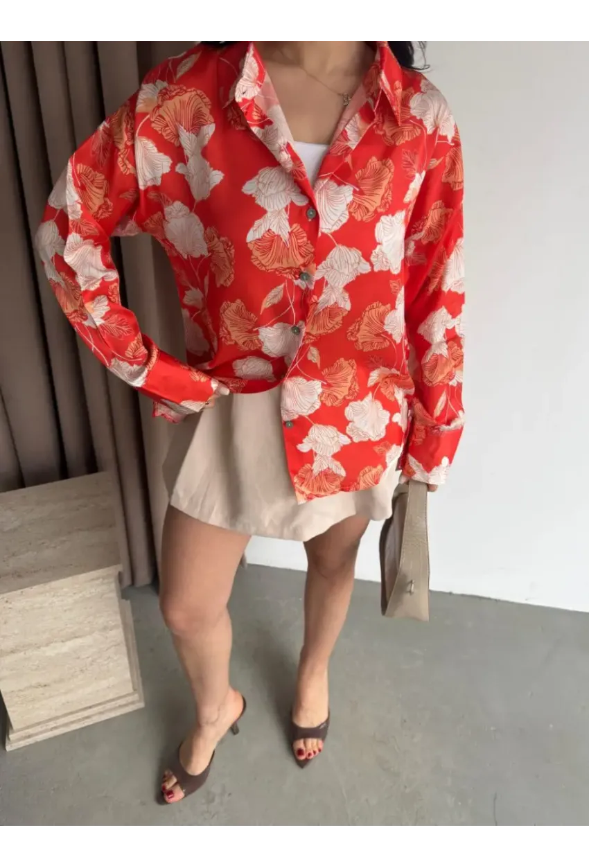 Kadın Kırmızı Çiçek Desenli Saten Gömlek