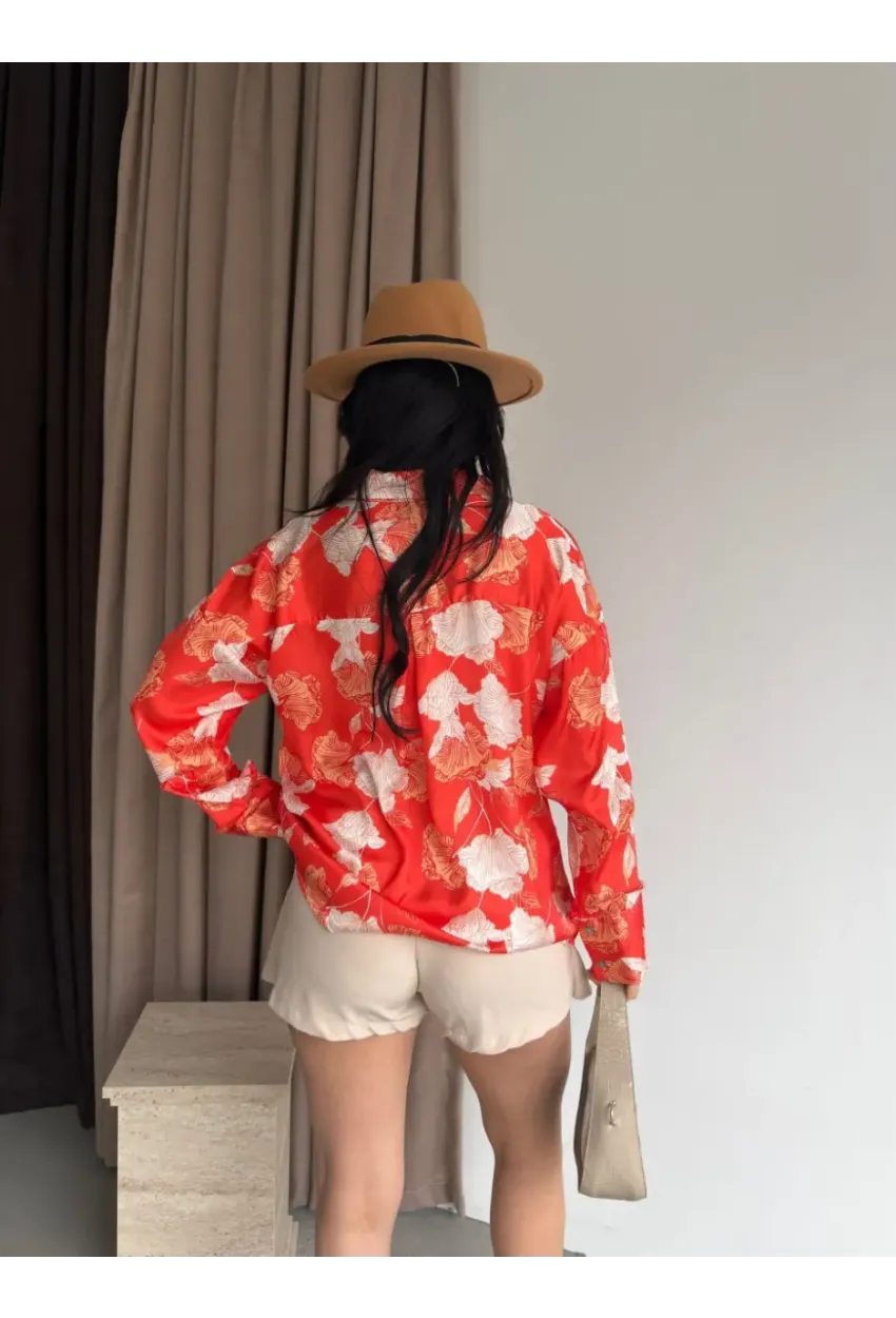 Kadın Kırmızı Çiçek Desenli Saten Gömlek