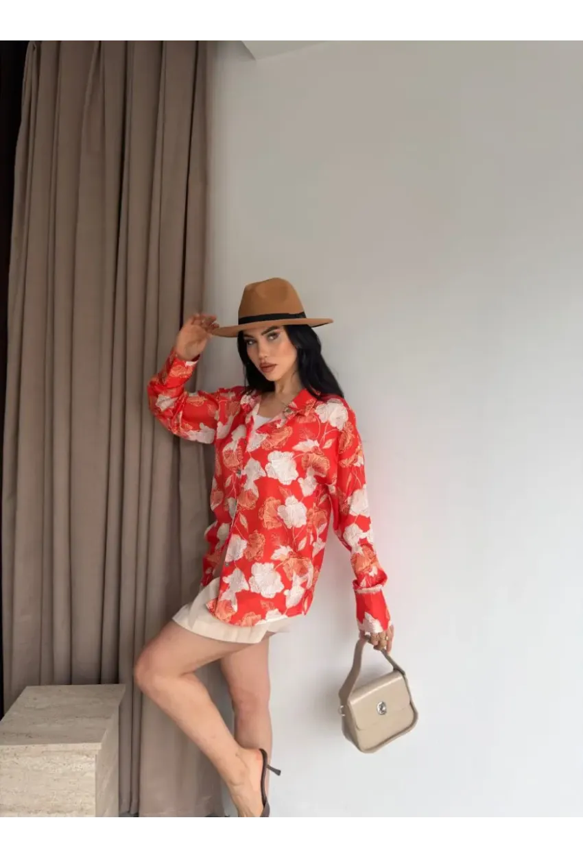 Kadın Kırmızı Çiçek Desenli Saten Gömlek
