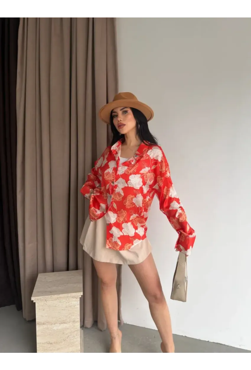Kadın Kırmızı Çiçek Desenli Saten Gömlek