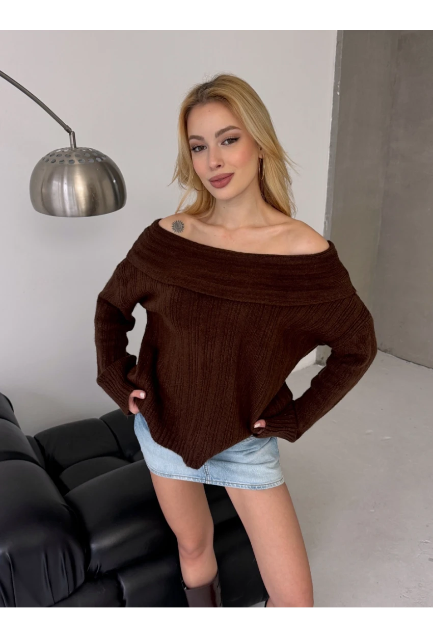 Kadın Madonna Yaka Triko Kahve