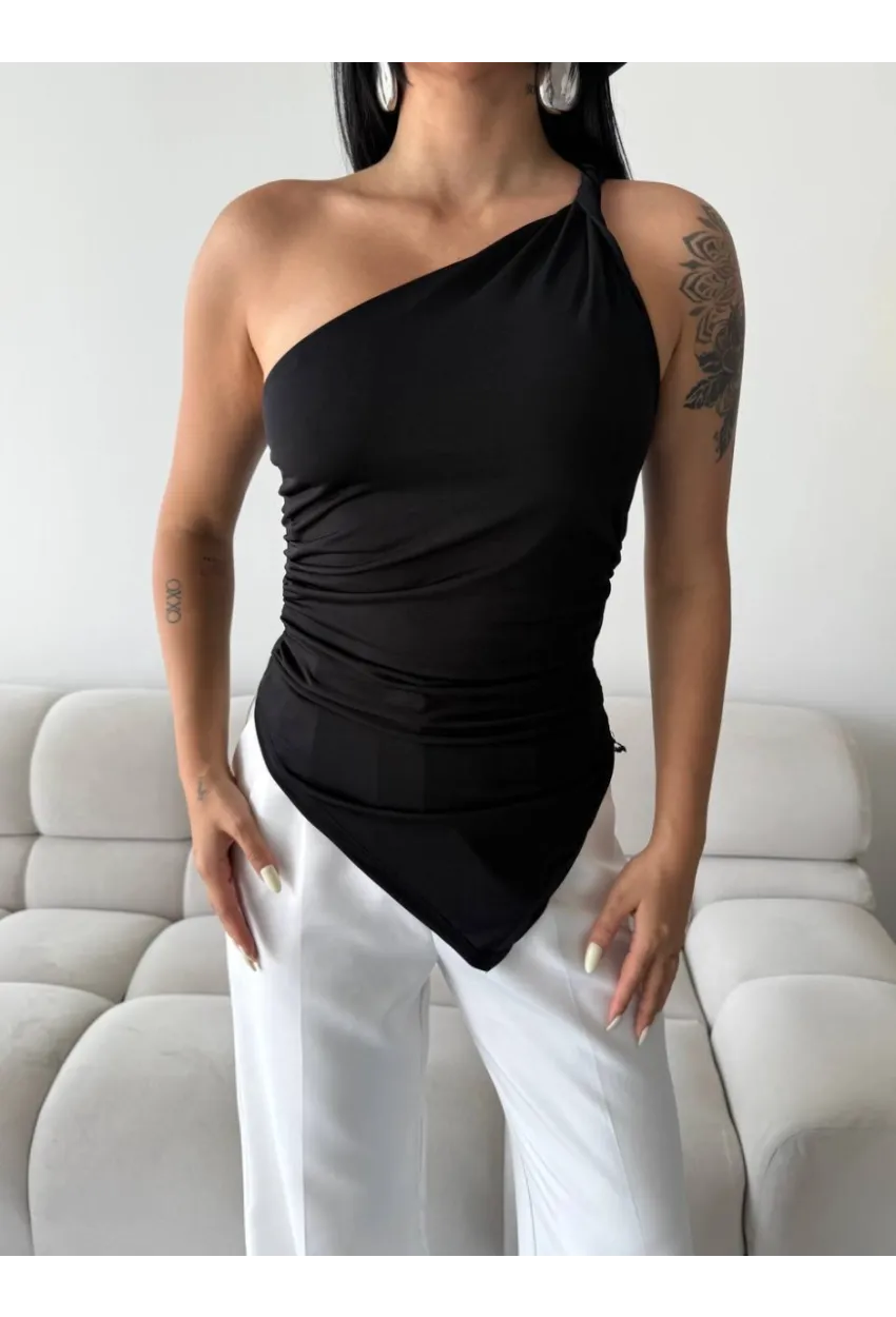 Kadın Omuz Detay Tasarım Bluz Siyah