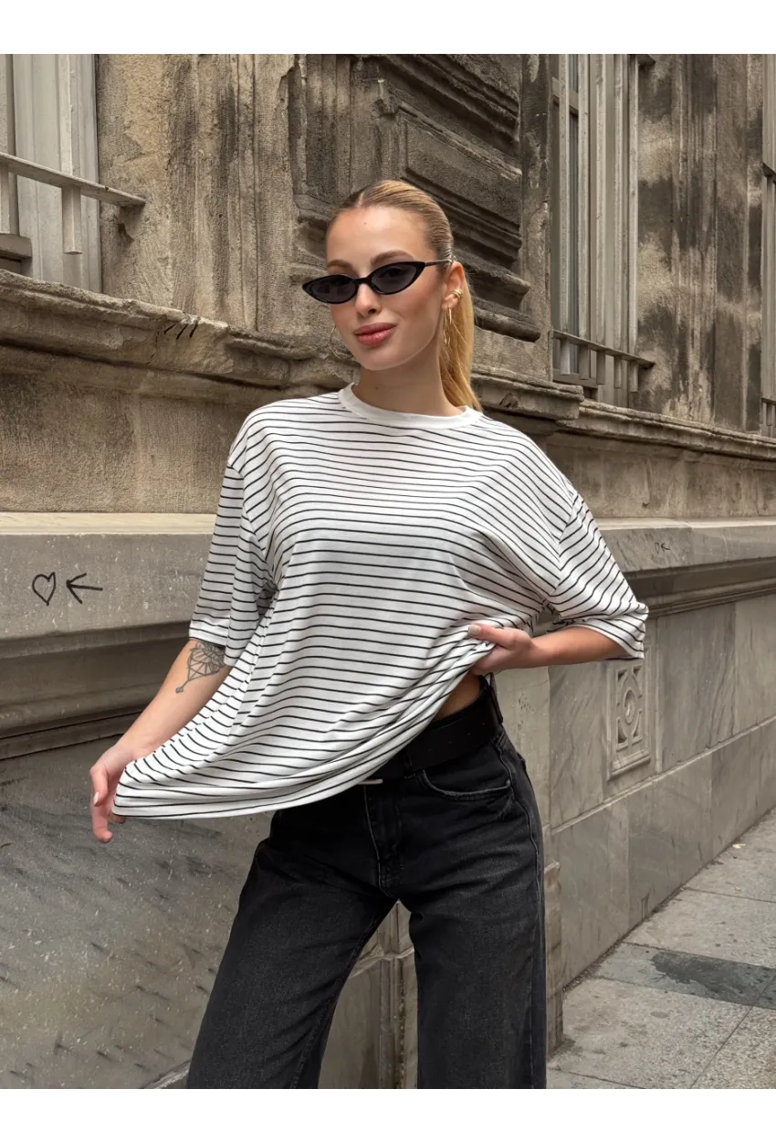 Kadın Oversize Çizgili Tişört Beyaz
