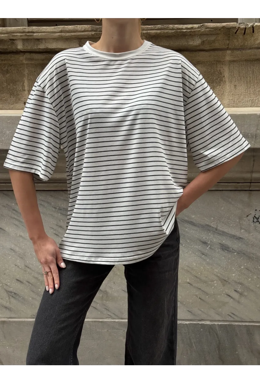 Kadın Oversize Çizgili Tişört Beyaz
