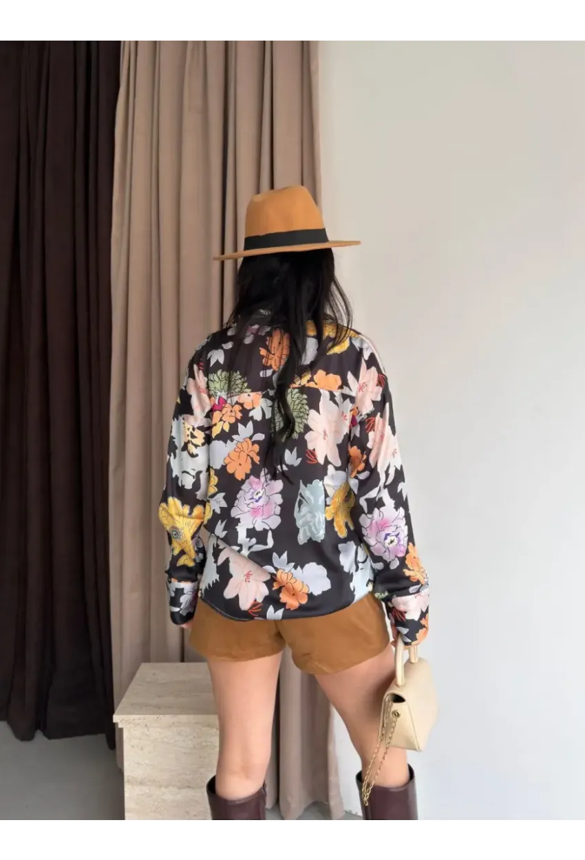 Kadın Renkli Çiçek Desenli Saten Gömlek