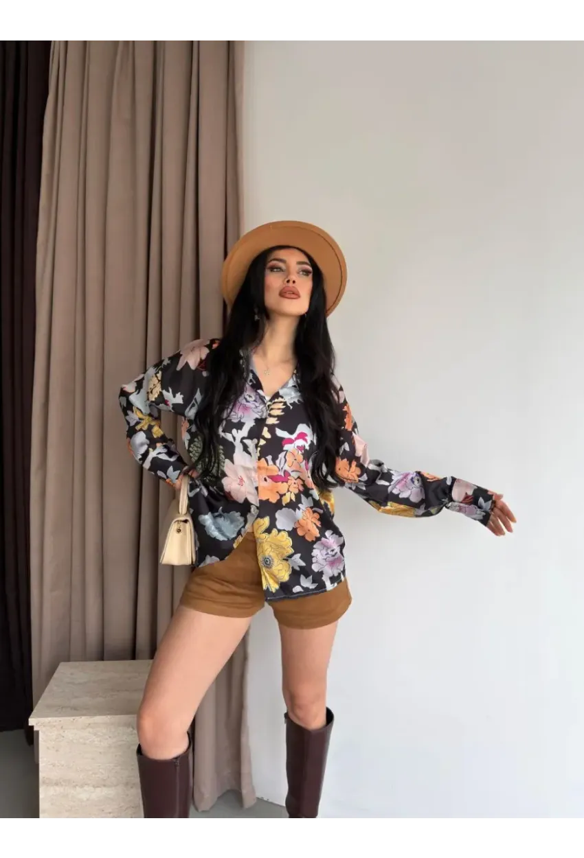 Kadın Renkli Çiçek Desenli Saten Gömlek