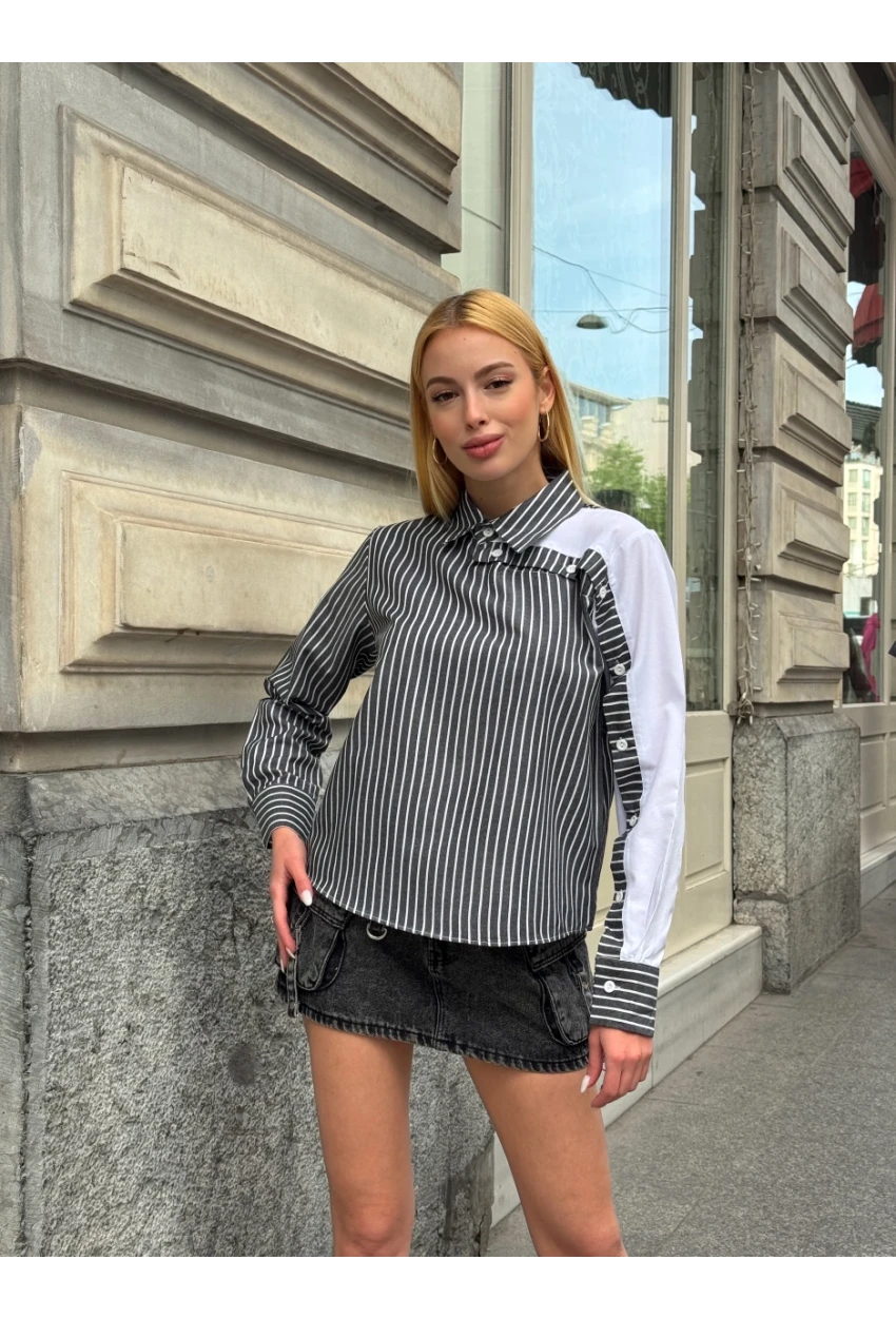 Kadın Siyah Çizgili Kol Asimetrik Düğme Detaylı Gömlek