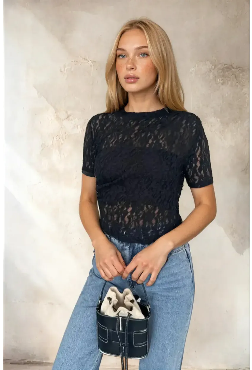 Kadın Siyah Dantel Kısa Kollu Bluz