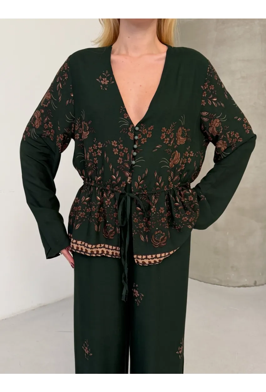 Kadın Viskon Kumaş Desenli V Yaka Kuşaklı Alt Üst Takım Yeşil