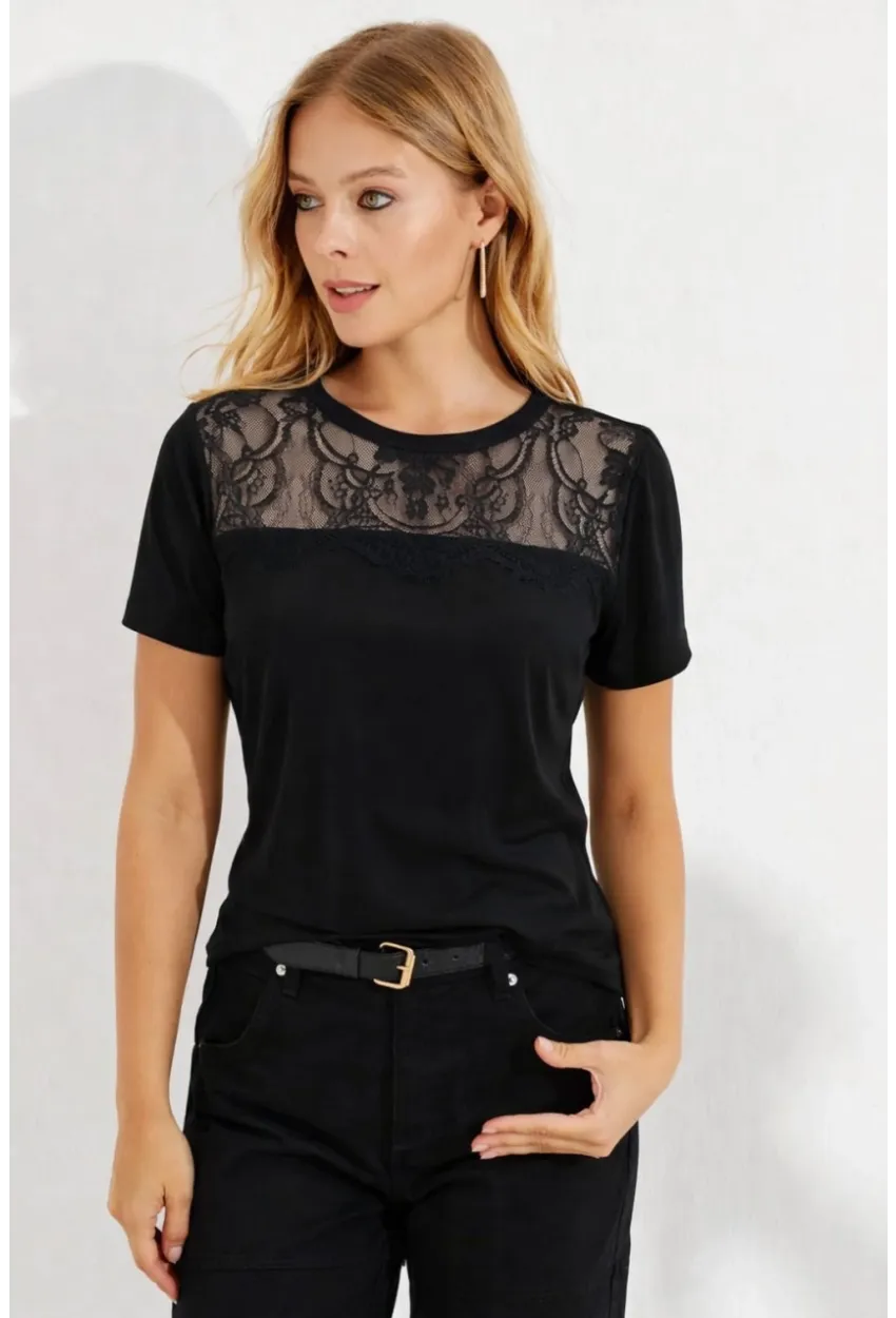 Kadın Yaka Güpür Detay Kısa Kol Viskon Bluz