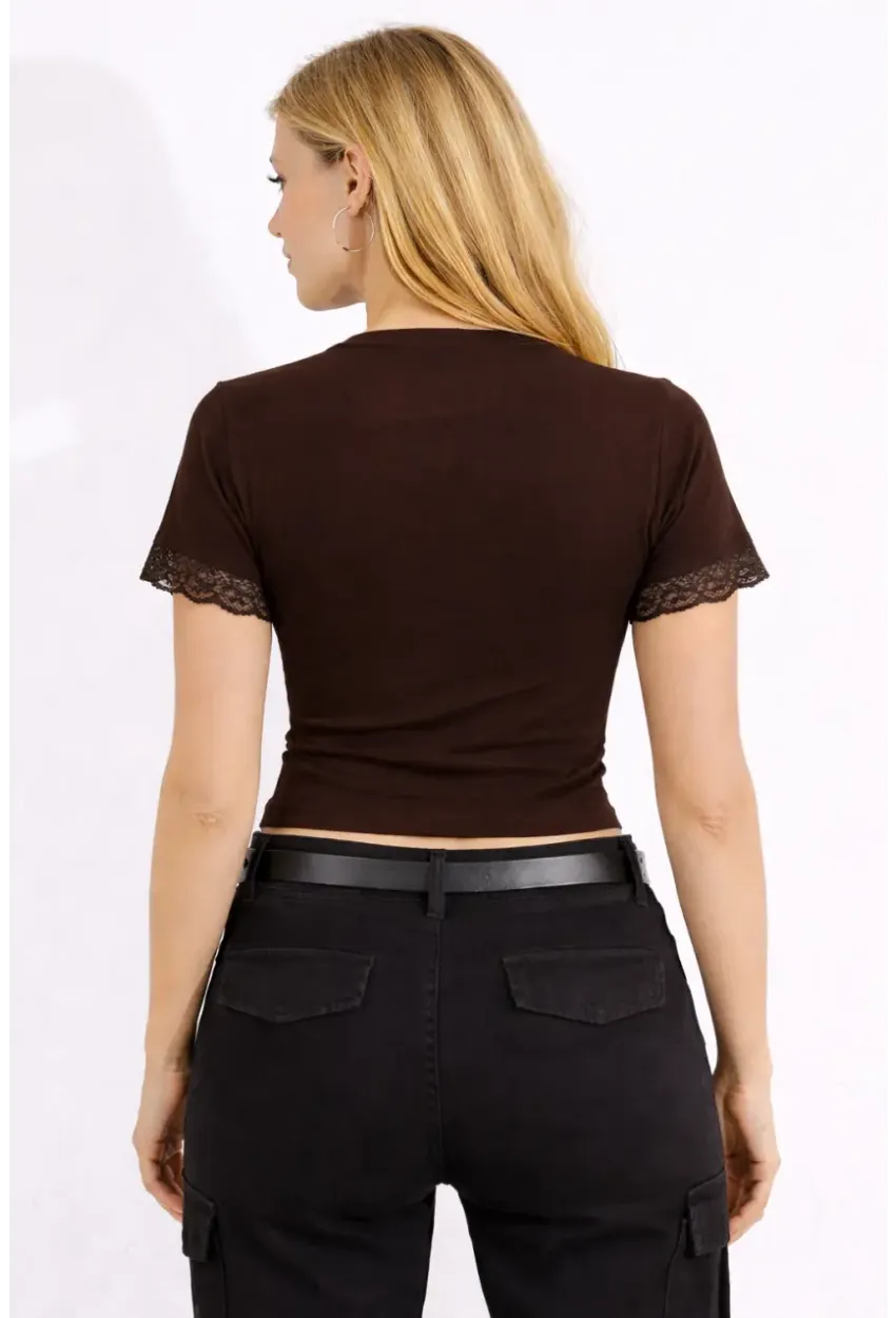 Kahverengi Dantel Detaylı Kruvaze Bağlamalı Bluz