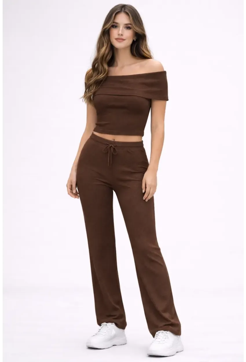 Kahverengi Madonna Yaka Kaşkorse Takım – Şık ve Rahat İkili Set