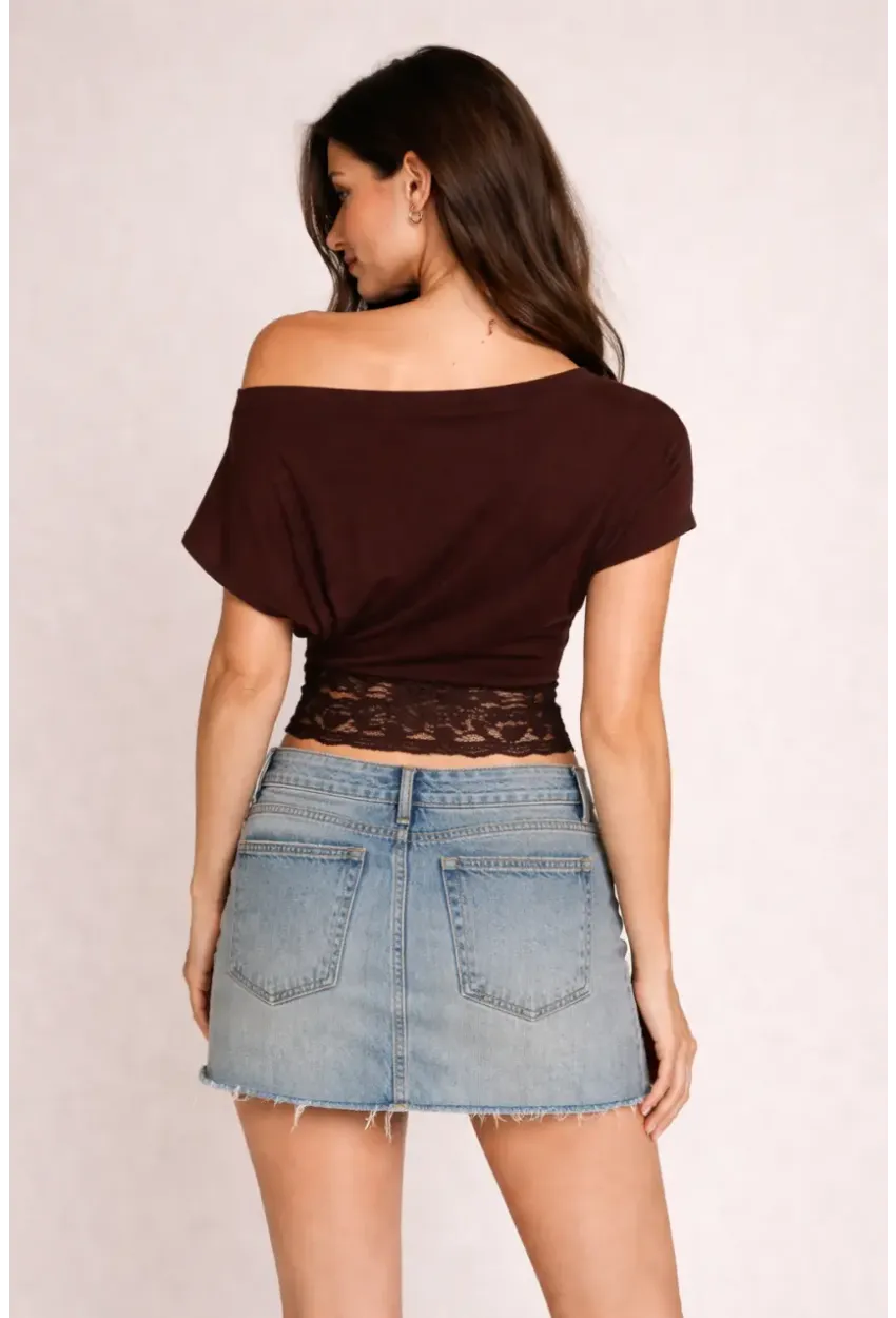 Kahverengi Tek Omuz Drapeli Dantel Detaylı Kadın Bluz