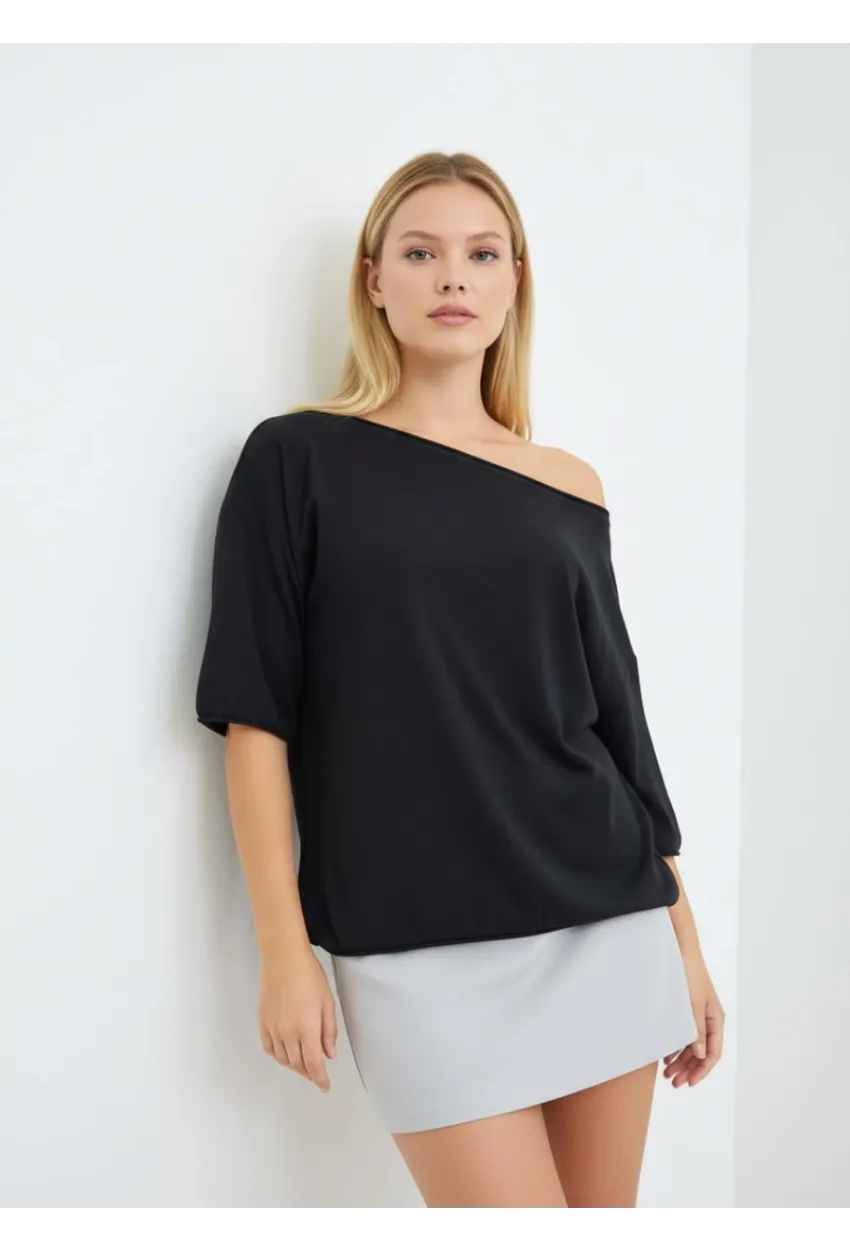 Kayık Yaka Oversize Siyah Bluz