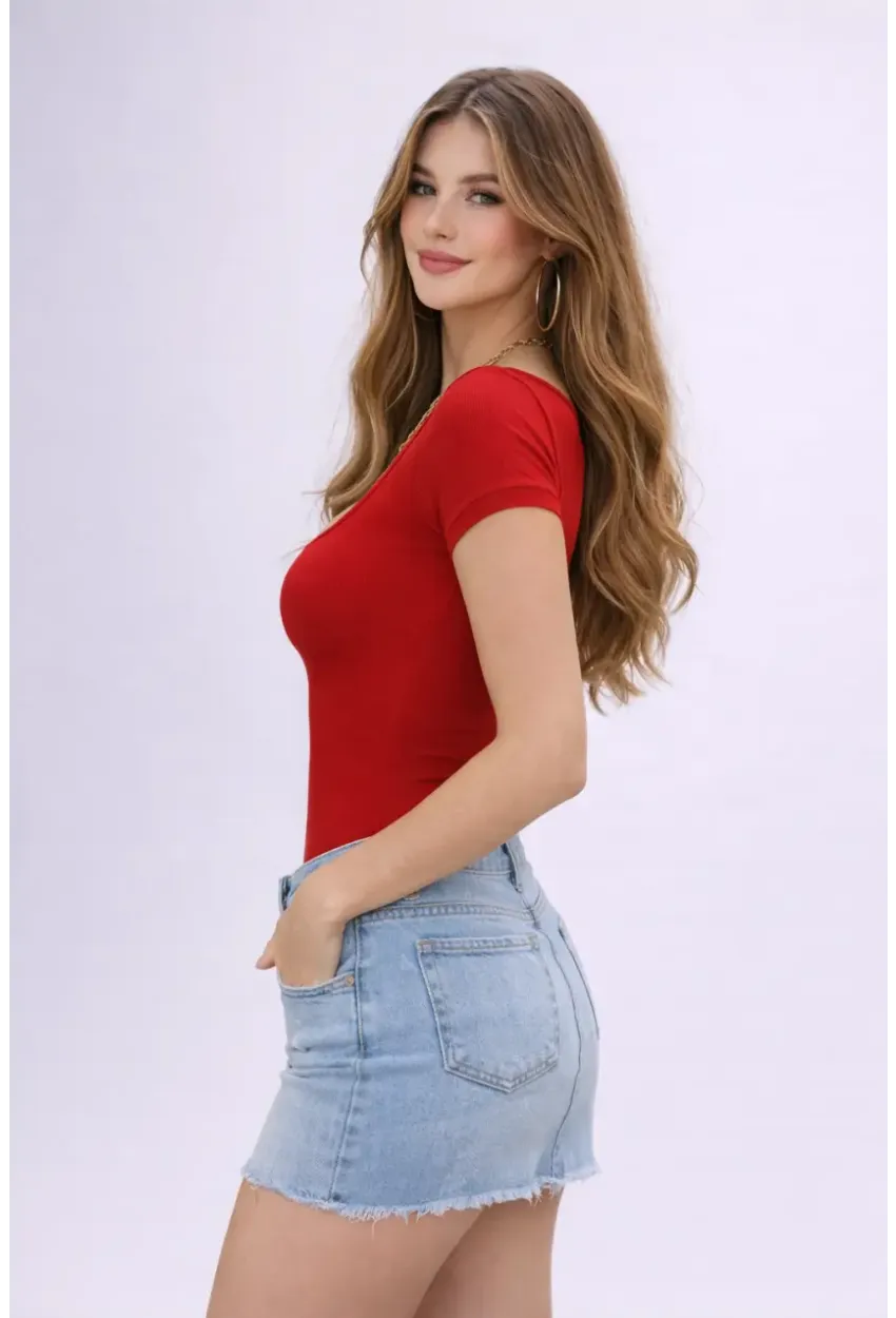 Kırmızı Sandy Kumaş Kare Yaka Kısa Kollu Kadın Bodysuit – Fit & Şık Tasarım