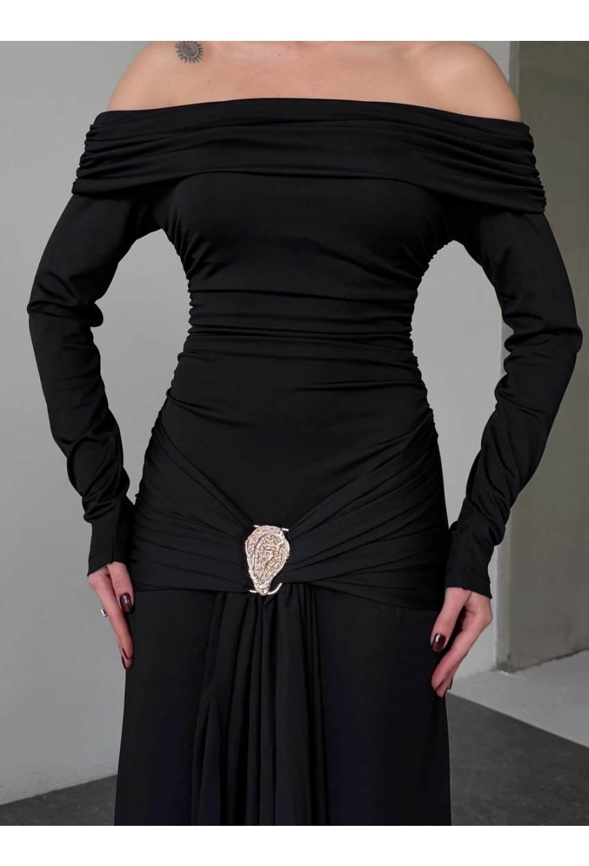 Modal Kumaş Metal Aksesuar Detaylı Maxi Boy Elbise Siyah