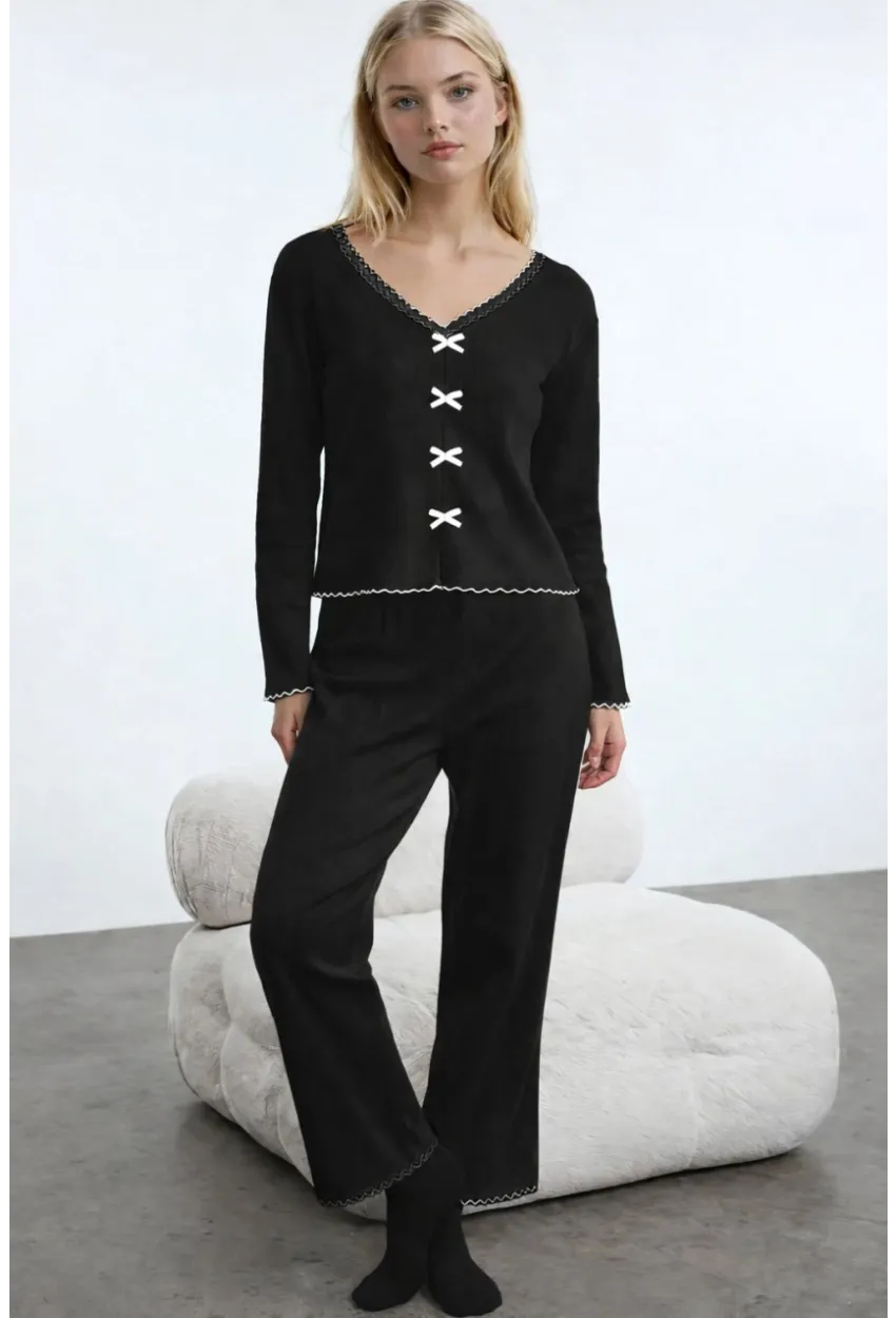 Pamuklu Dantel ve Fiyonk Detaylı Fitilli Örme Pijama Takımı