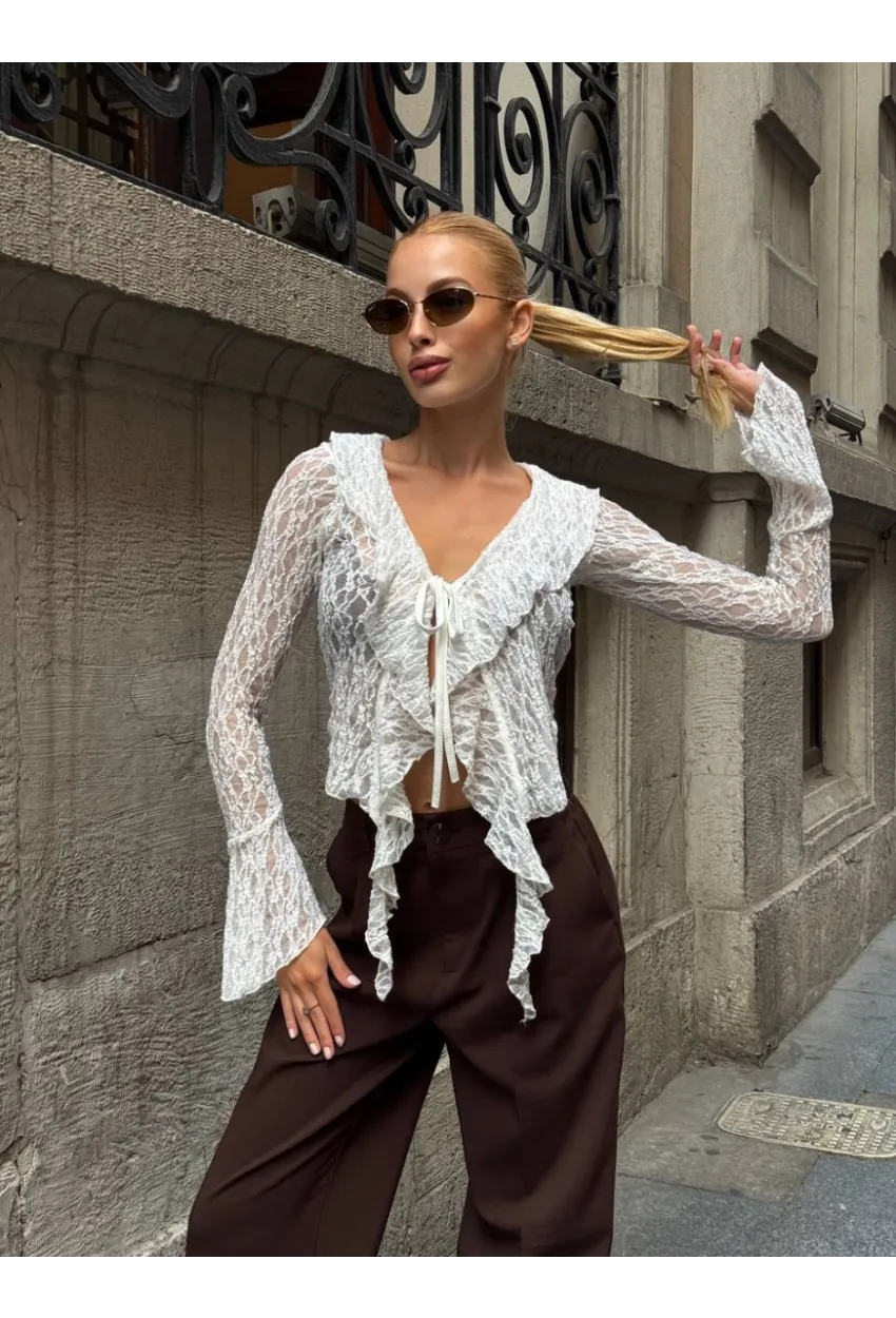 Pervazlı Dantel Kumaş Beyaz Bluz