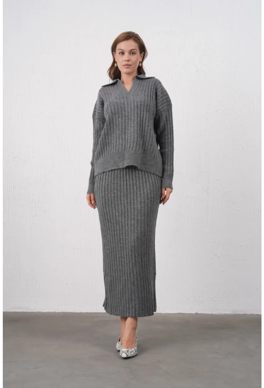 Polo Yaka Yarım Pat Örgü Detay Kazak Etek İkili Triko Takım