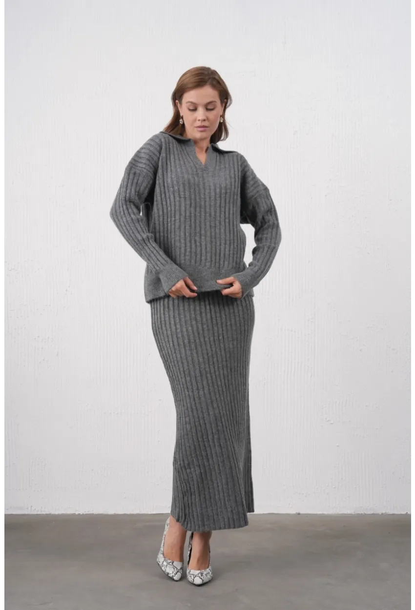 Polo Yaka Yarım Pat Örgü Detay Kazak Etek İkili Triko Takım