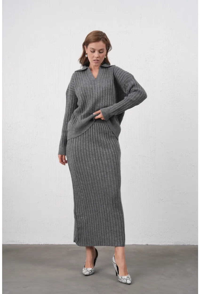 Polo Yaka Yarım Pat Örgü Detay Kazak Etek İkili Triko Takım