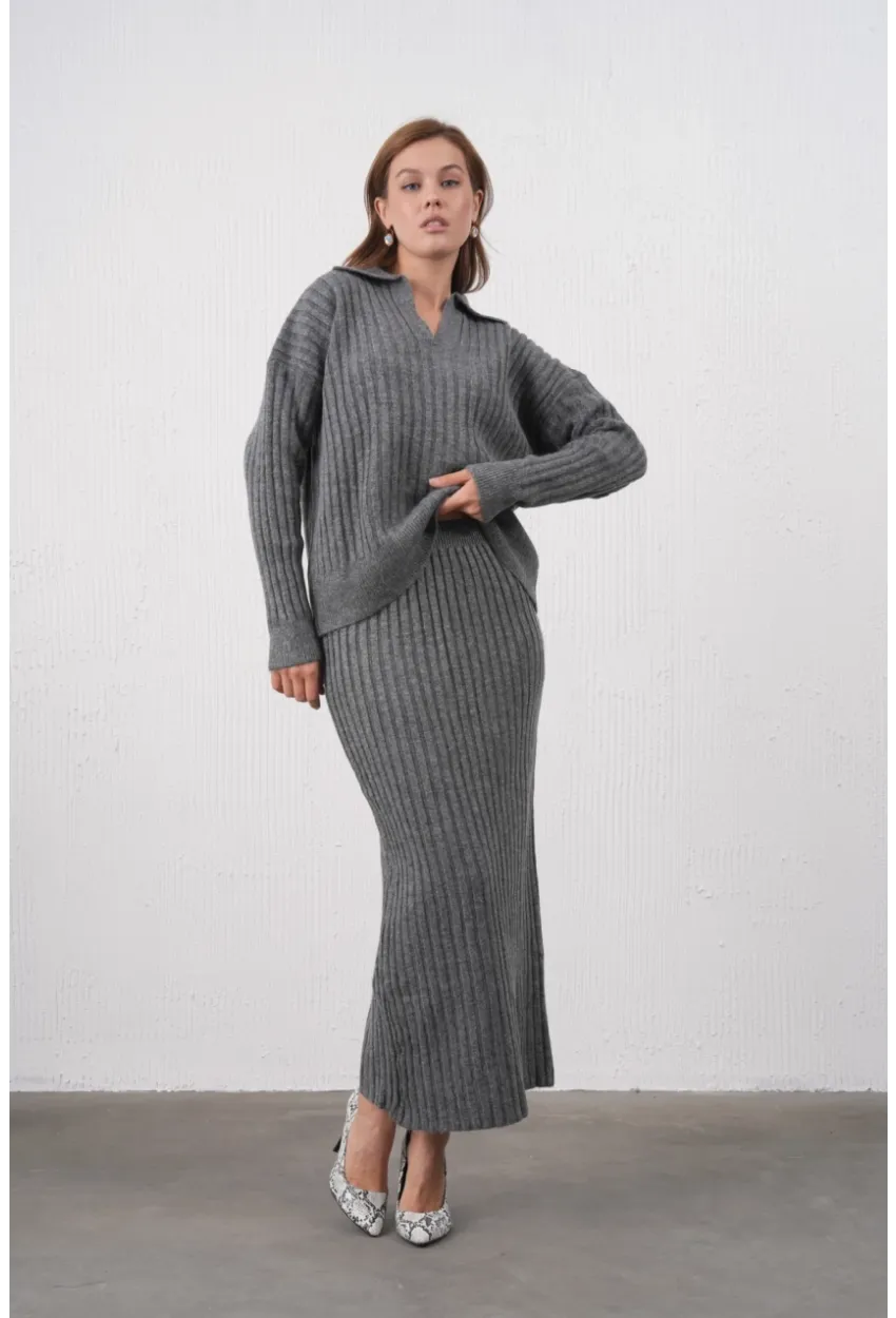 Polo Yaka Yarım Pat Örgü Detay Kazak Etek İkili Triko Takım