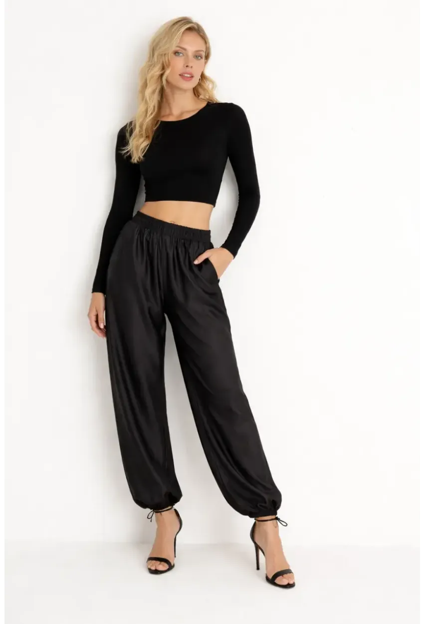 Saten Dokulu Lastik Paça Detaylı Yüksek Bel Bol Pantolon