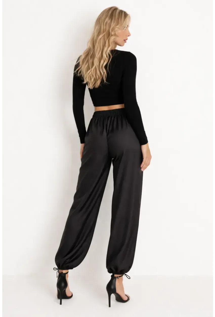 Saten Dokulu Lastik Paça Detaylı Yüksek Bel Bol Pantolon